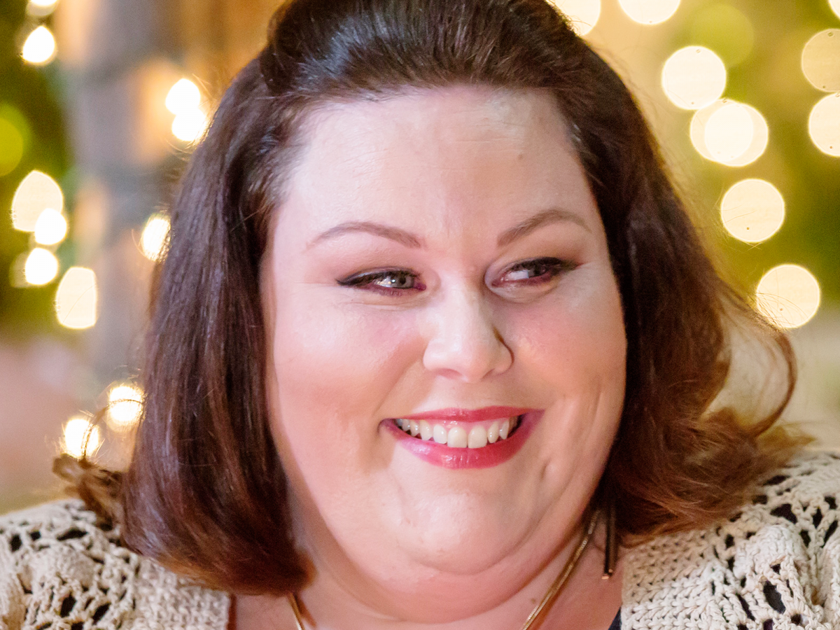 chrissy metz to be dressed by christian siriano at the golden globes