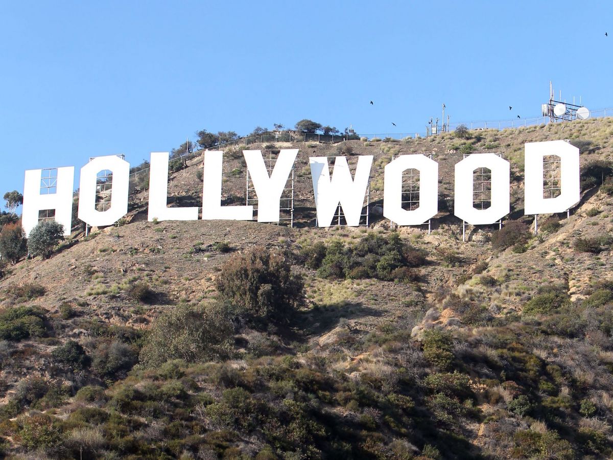 l.a.’s hollywood sign vandalized in new year’s prank