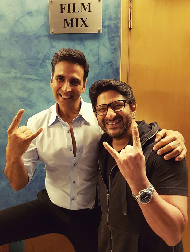 jolly 1 meets jolly 2: akshay kumar hangs out with arshad warsi