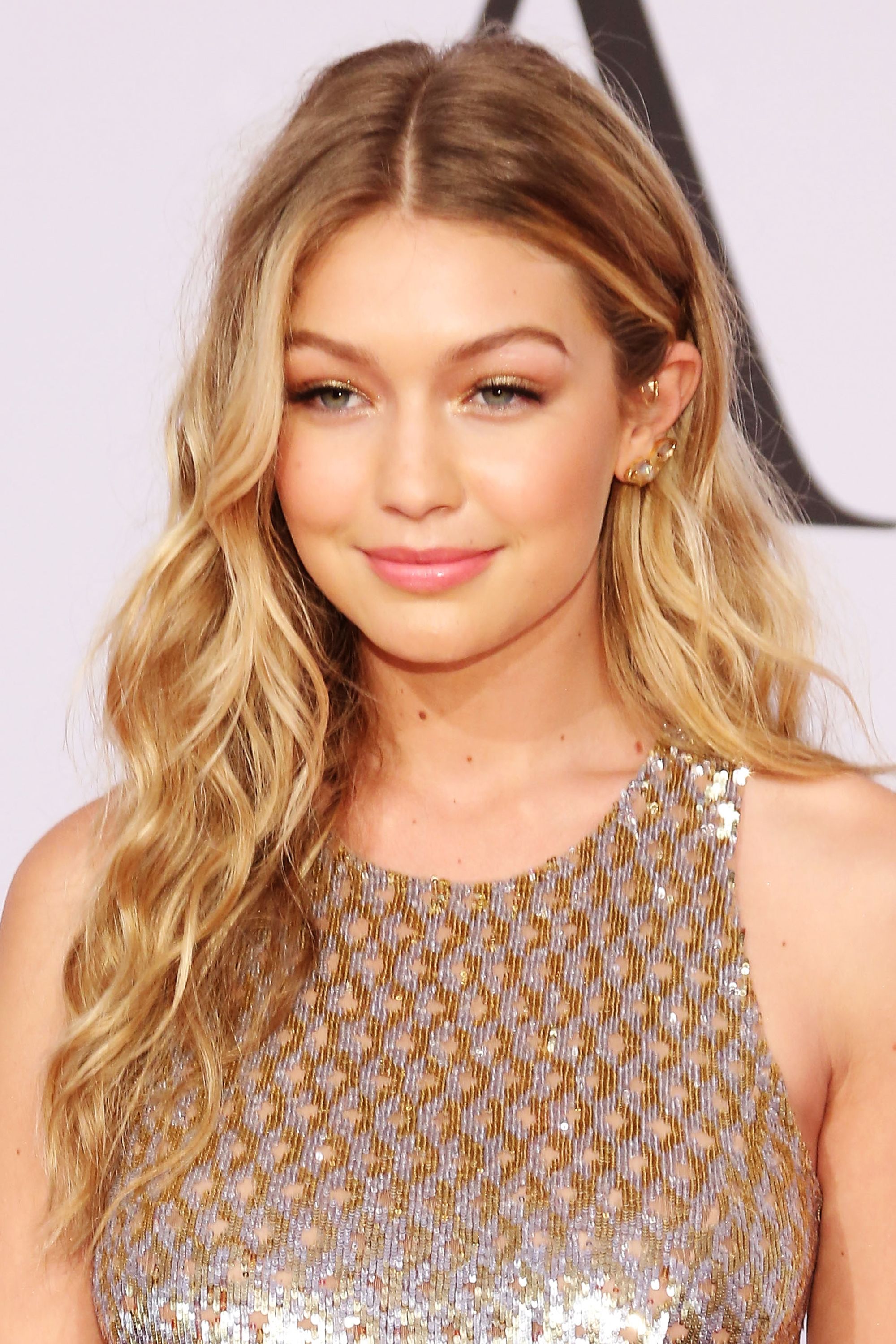 gigi hadid always wears these 5 beauty trends