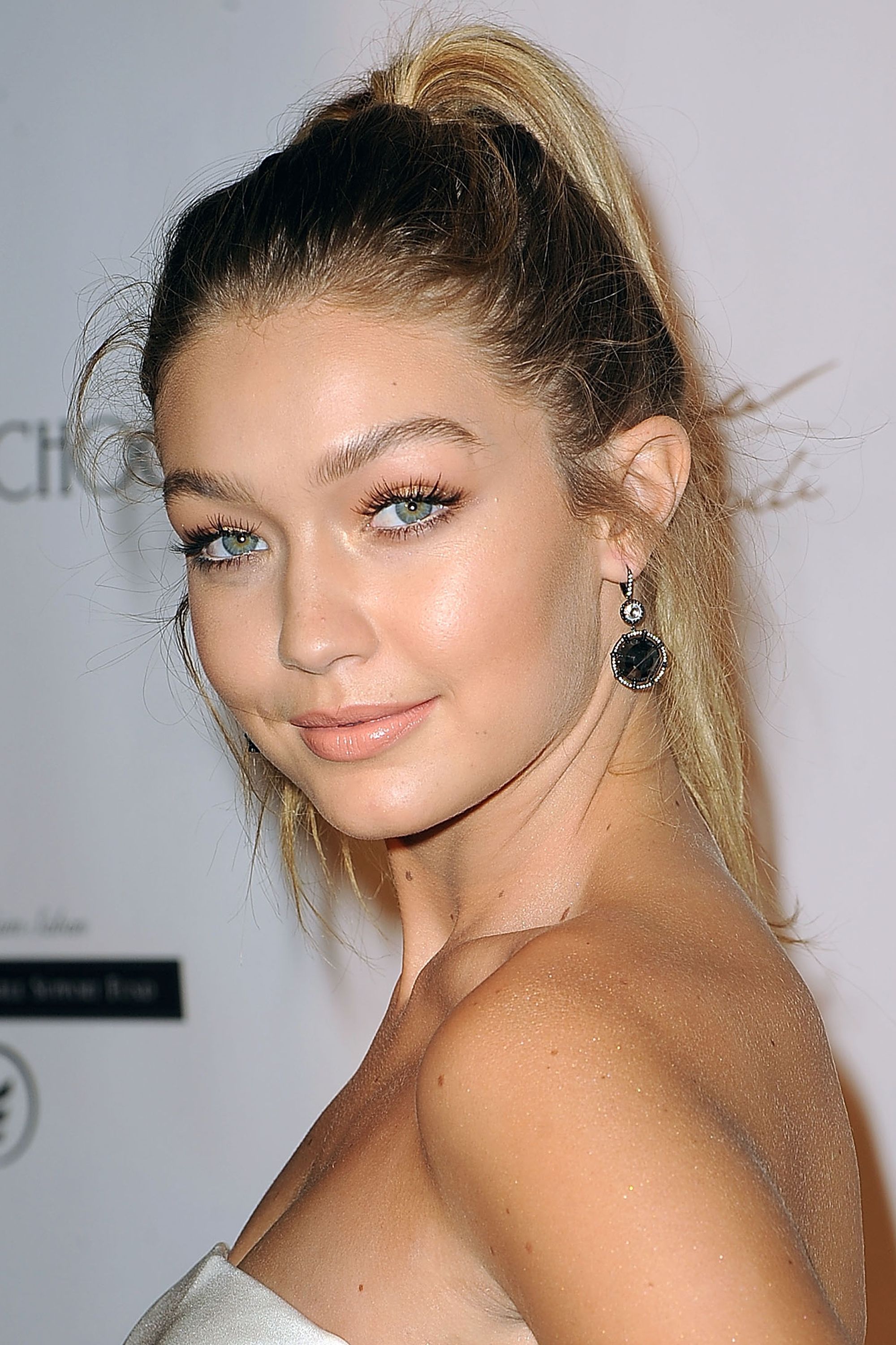 gigi hadid always wears these 5 beauty trends