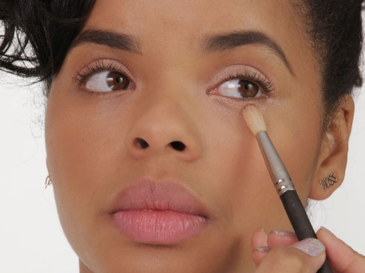 this is how to wear matte brown lipstick like a boss