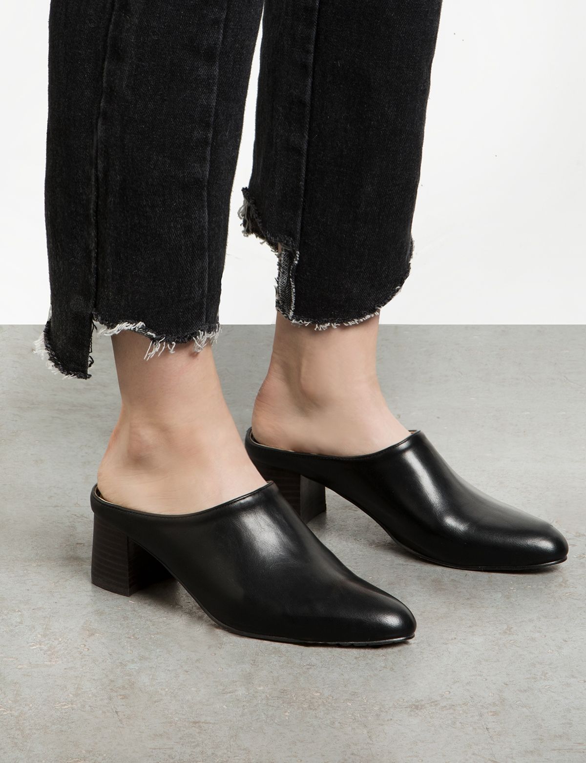 get this perfectly transitional shoe before it’s gone