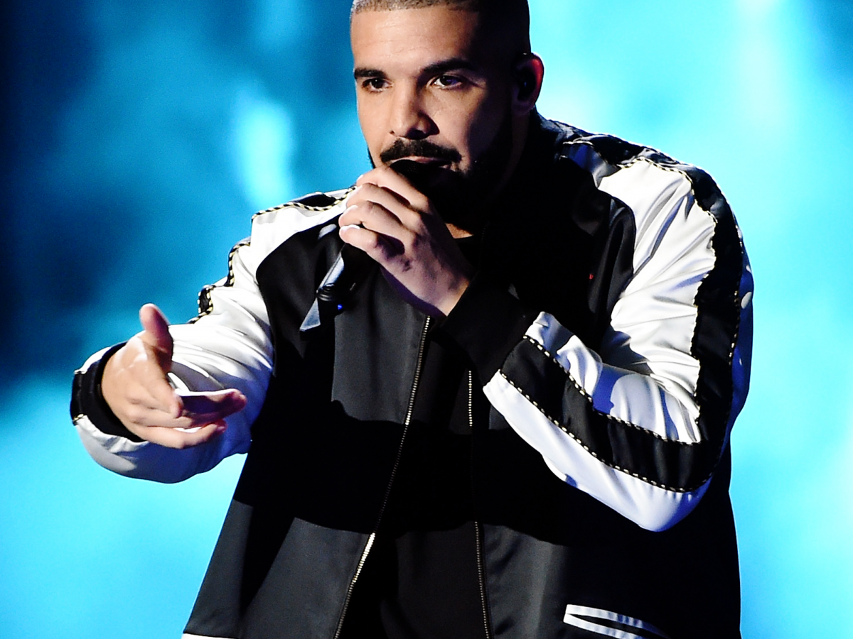 drake calls claims he asked fan to remove her hijab “fake”