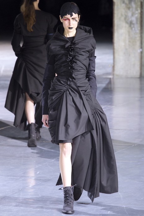 Yohji Yamamoto: A Goth Girl’s Fantasy | Oye! Times