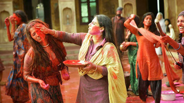 Check out Vidya Balan ringing in the festival of colours with Begum Jaan's Holi song1