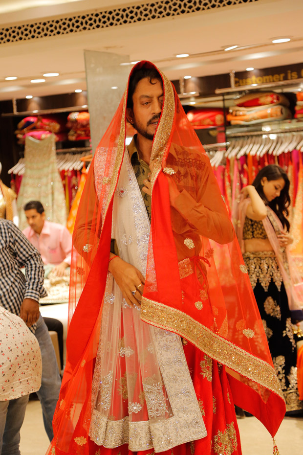 Irrfan Khan learns how to wear a sari for Hindi Medium