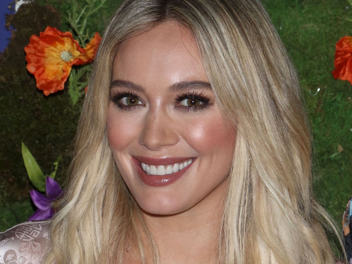 hilary duff gets real about dating as a single mom: “the options are terrible”