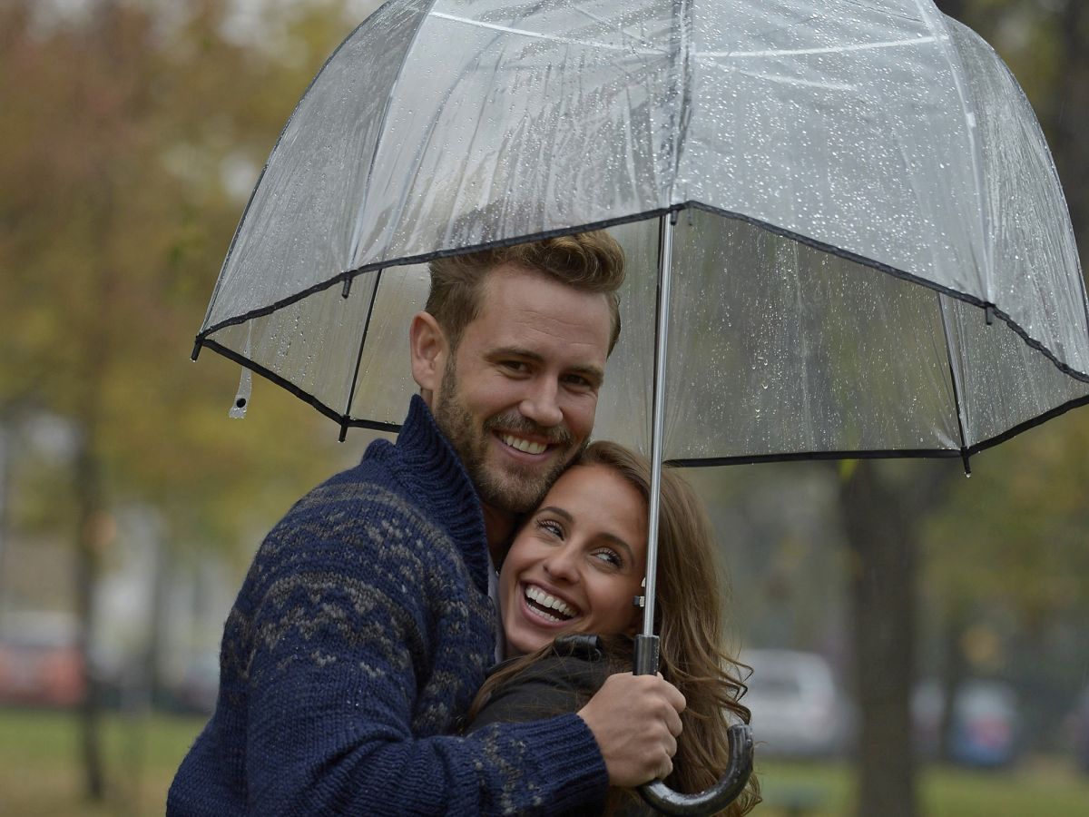 vanessa’s wedding dress photo has bachelor fans riled up