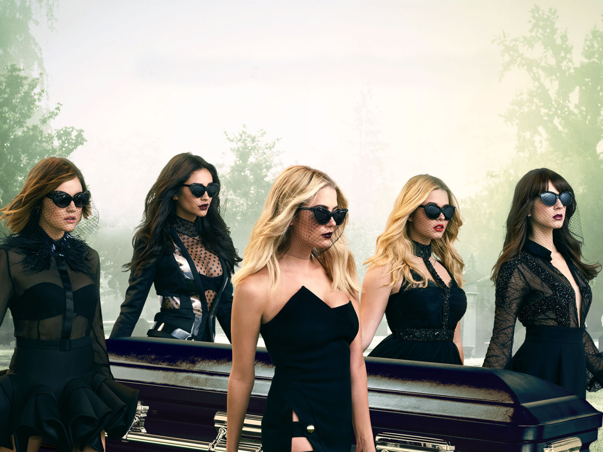 is there a clue hiding in this pretty little liars poster?