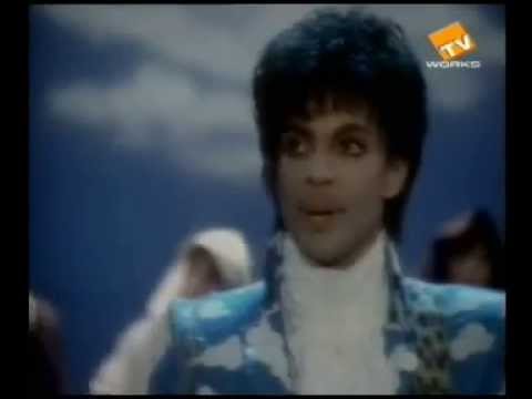 17 Times Prince “Got The Look”