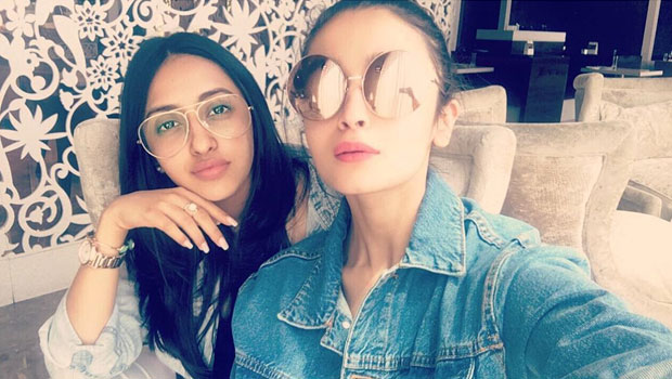 Alia Bhatt takes off on vacation with her bestie Akansha Ranjan Kapoor-1