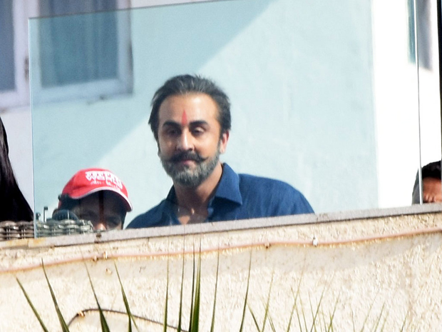 Angry locals stall the shooting of Ranbir Kapoor starrer Sanjay Dutt biopic
