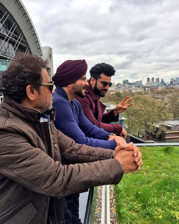 Check out Anil Kapoor, Arjun Kapoor and Anees Bazmee pose on sets of Mubarakan features