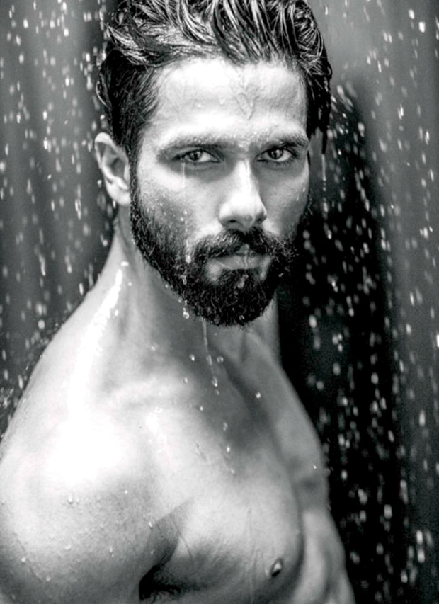 HOT Shahid Kapoor does a Salman Khan for Filmfare!-1