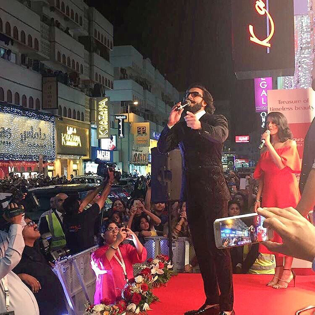 Ranveer Singh charms the massive crowd in Dubai-1