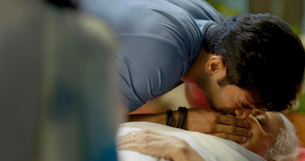 Rajkummar Rao accidentally kissed this veteran actress while performing a CPR scene in Behen Hogi Teri-3