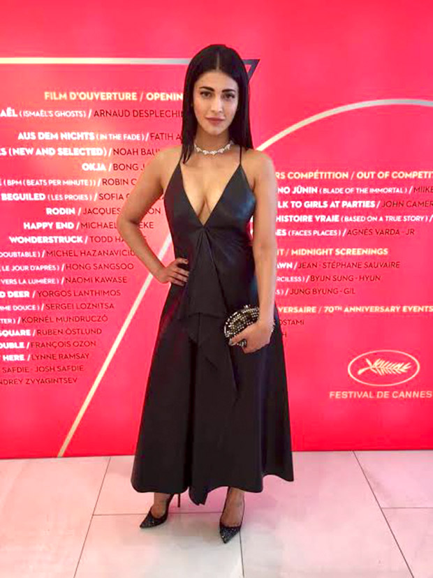 Cannes 2017 Shruti Haasan is a beauty in black on the Cannes red carpet  (2)