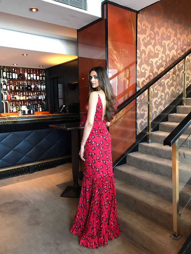 Deepika Padukone stuns in red gown at her first media interaction at Cannes 2017-2