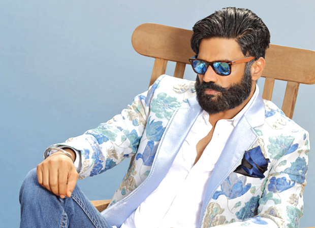 Suniel Shetty BREAKS down remembering his dad