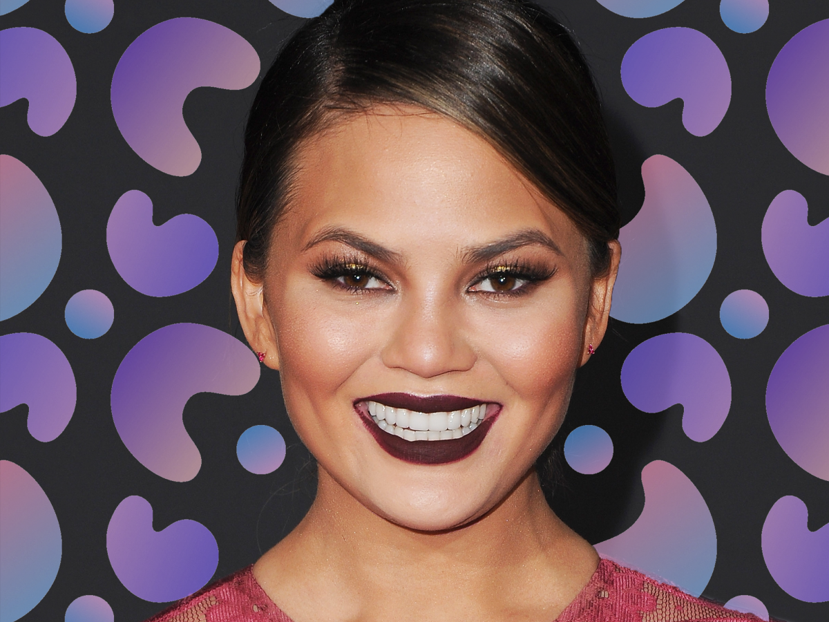 chrissy teigen’s becca glow palette has arrived