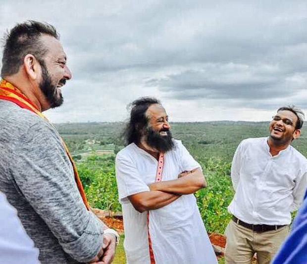 SIMPLY DIVINE! Sanjay Dutt meets with Sri Sri Ravi Shankar