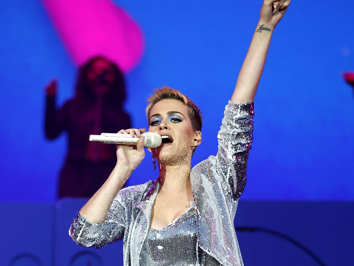 is katy perry’s changed “swish swish” lyric a message to taylor swift?