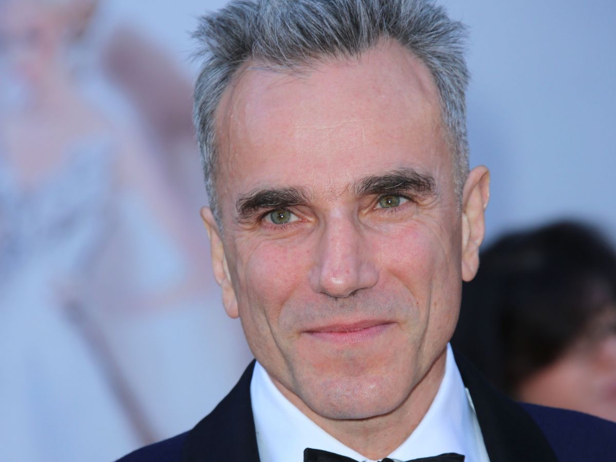 twitter’s got daniel day-lewis jokes