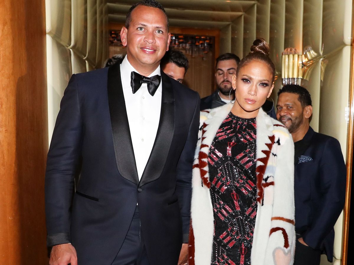 alex rodriguez knows he’s not as famous as girlfriend jennifer lopez