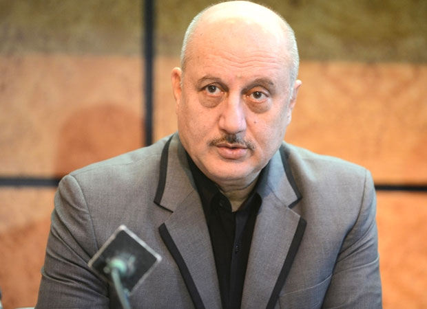 Anupam-Kher-gives-back-to-British-journalist-for-taking-a-dig-at-the-lack-of-sanitation-in-India