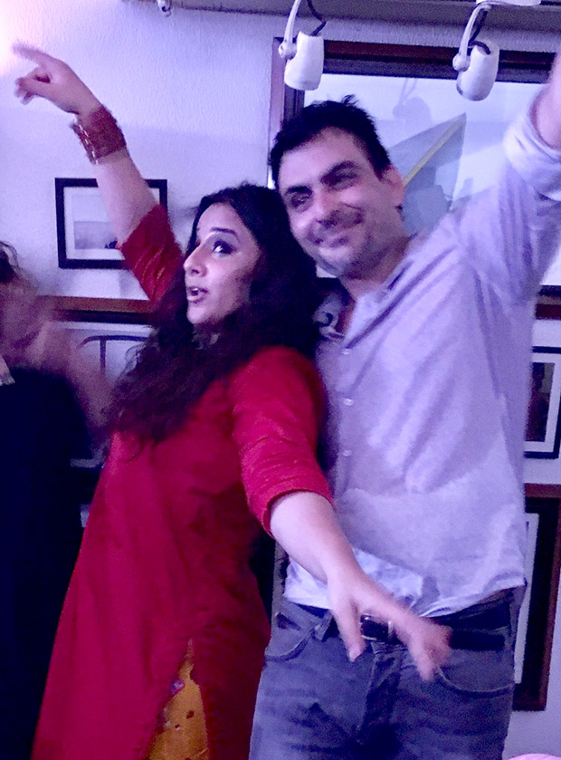 Check out Vidya Balan and Manav Kaul groove to 'Hawa Hawai' at Tumhari Sulu wrap up party (1)