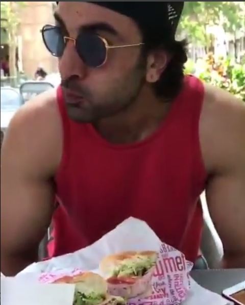 Watch Ranbir Kapoor takes a stroll on New York streets; chomps on burgers post work out session for Sanjay Dutt biopic2