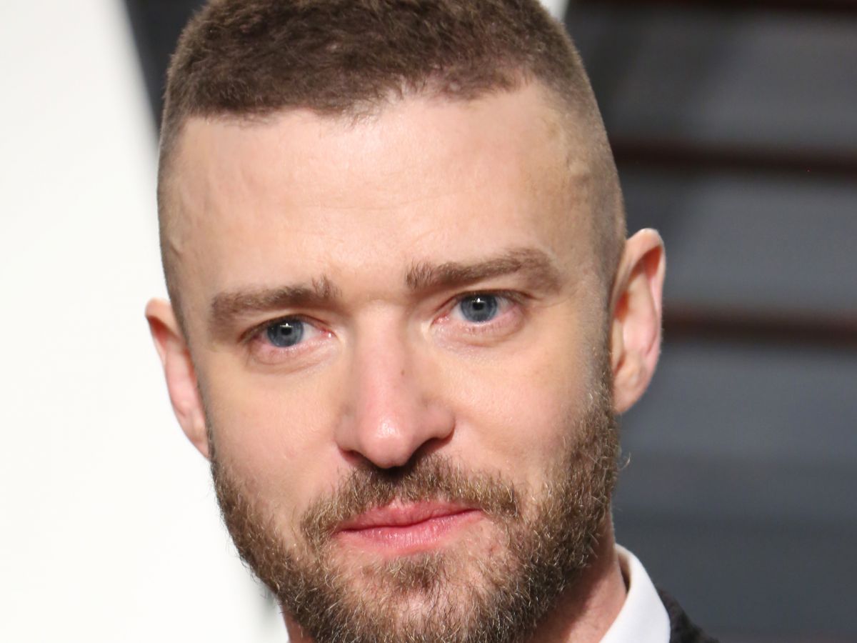 justin timberlake plays good samaritan after women struck by golf ball