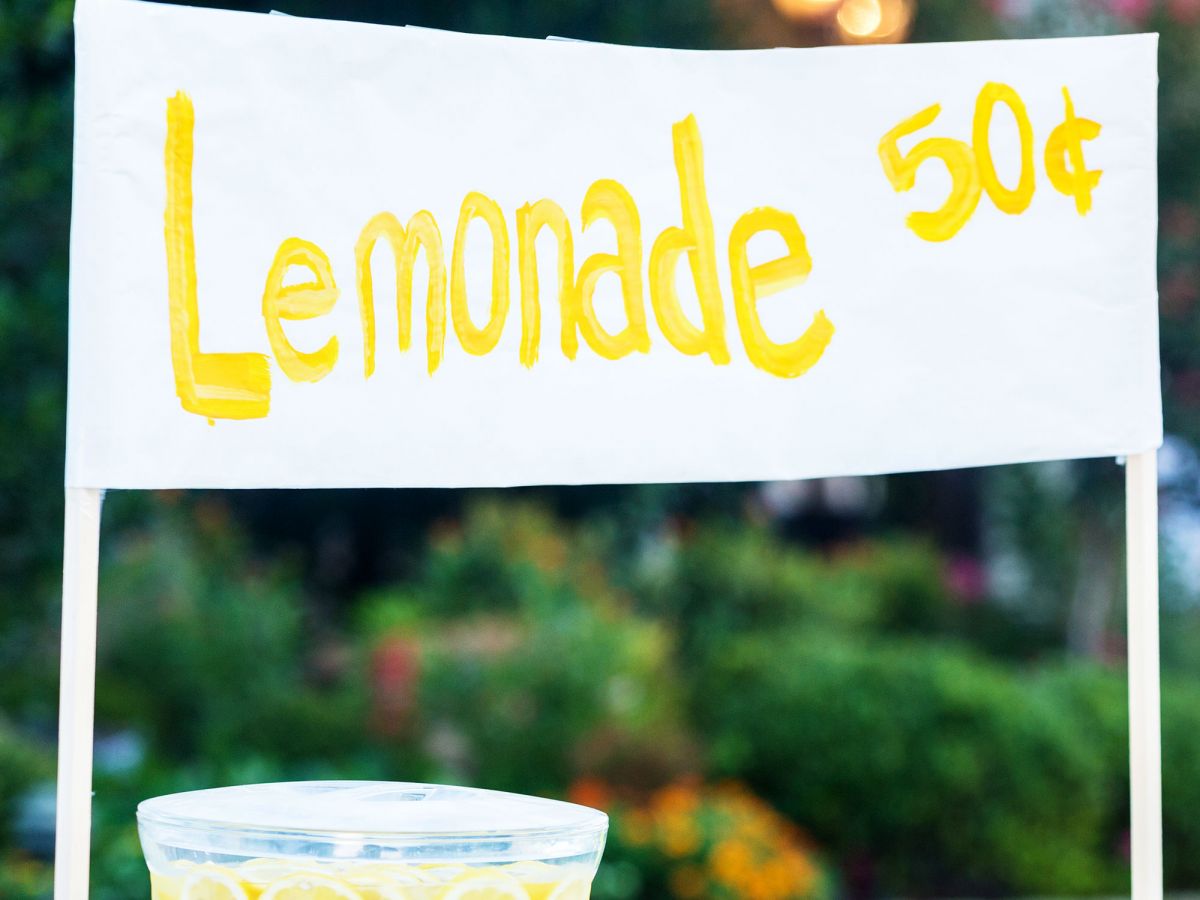 sad man calls the cops on little girl’s lemonade stand