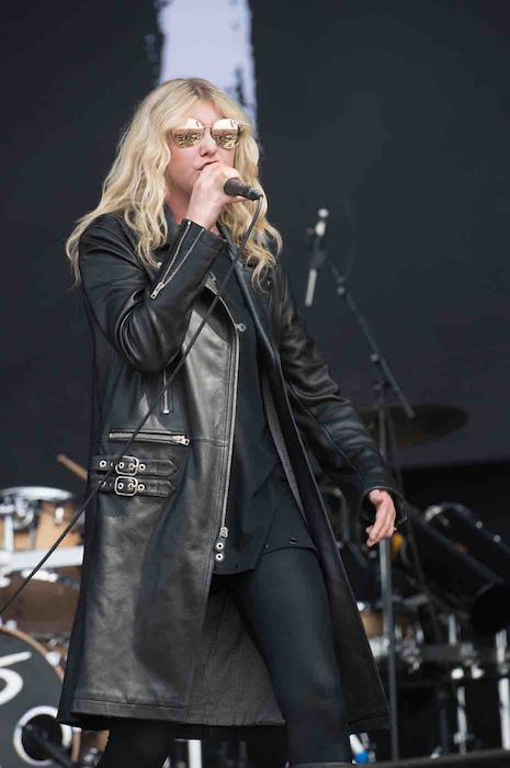 taylor momsen wasn’t kidding when she quit acting to become a rock star