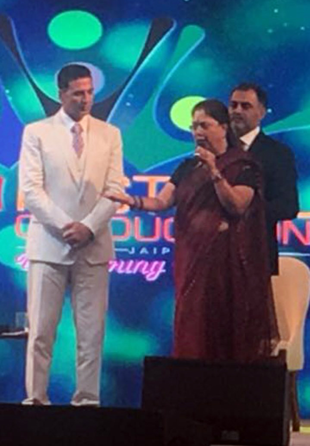 Akshay Kumar meets Chief Minister of Rajasthan Vasundra Raje