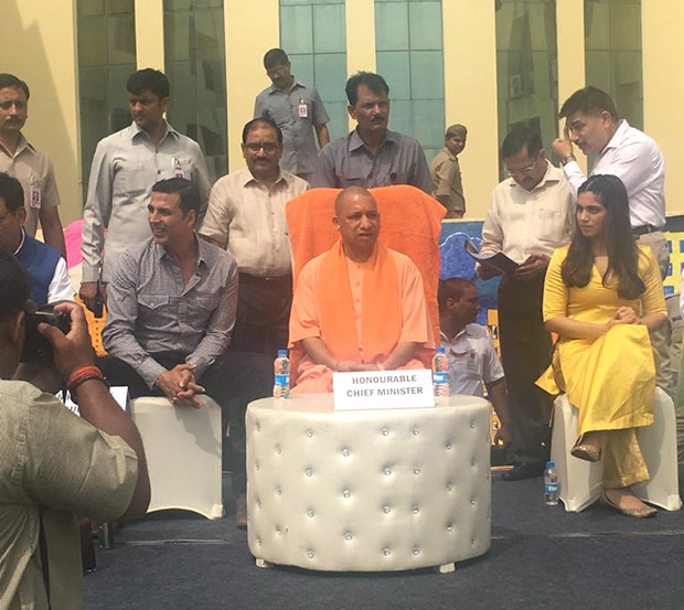 Check out Akshay Kumar and Bhumi Pednekar meet UP Chief Minister Yogi Adityanath to kick-start cleanliness drive (1)