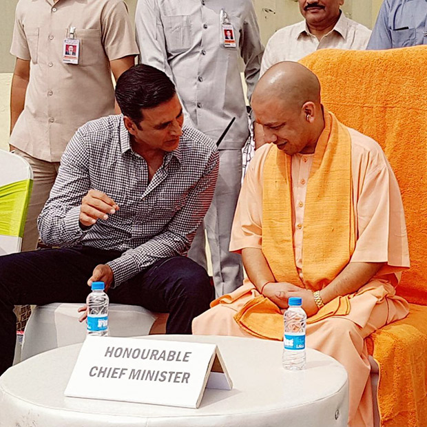 Check out Akshay Kumar and Bhumi Pednekar meet UP Chief Minister Yogi Adityanath to kick-start cleanliness drive (2)