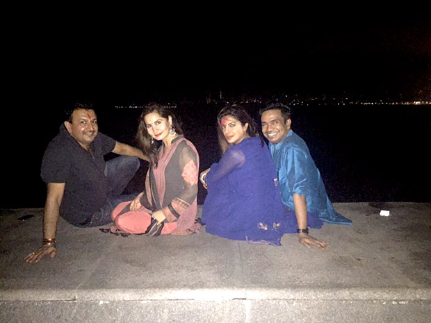 Check out Priyanka Chopra seeks Lalbaugcha Raja's blessings; chills by Marine Drive post darshan!