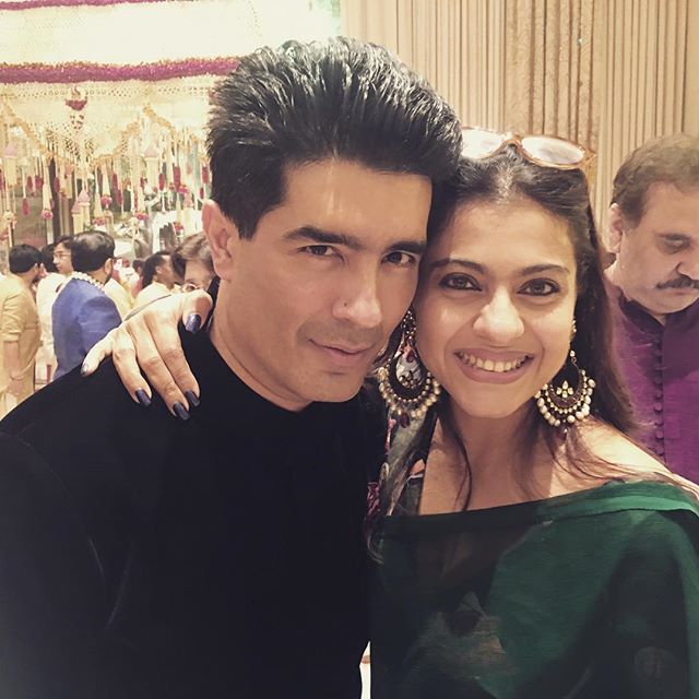 WOW! Vidya Balan clicks a wonderful picture of Kajol and her BFF Manish Malhotra1