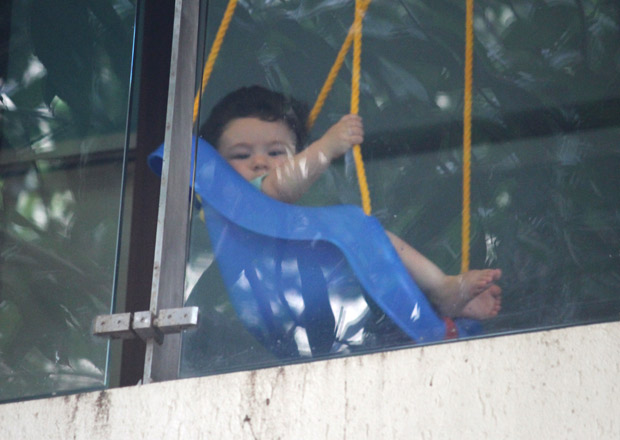 ADORABLE Taimur Ali Khan enjoys his day swinging away in these latest photos! (3)