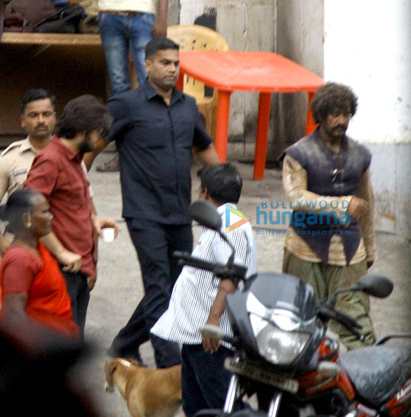 Aamir Khan’s grungy, rough-n-tough look from Thugs Of Hindostan leaked (3)