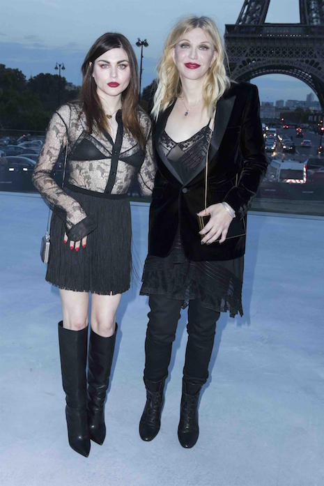 courtney love and daughter frances cobain are best friends again