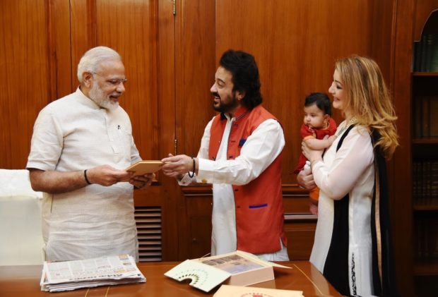 Narendra Modi accords a warm welcome-3