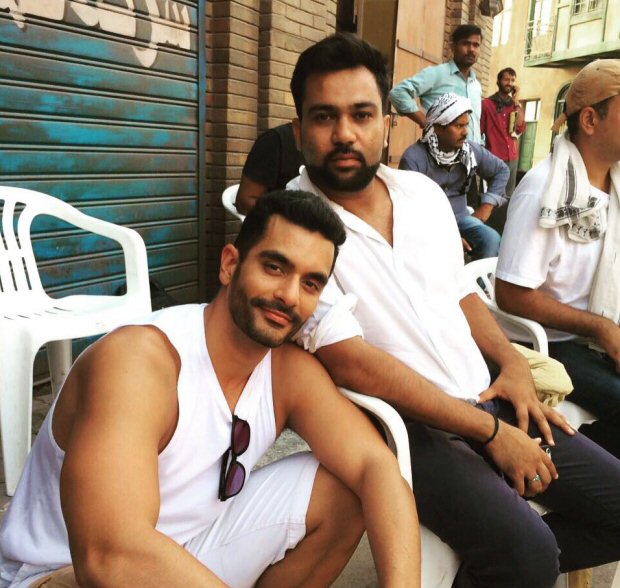 WOW! Angad Bedi cuts a gigantic cake, featuring Salman Khan, after wrapping up shoot for Tiger Zinda Hai2