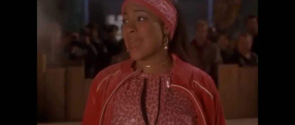 gigi hadid lost her shoe on the runway, & we loved it