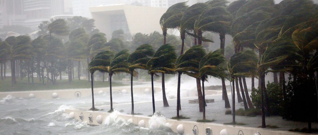 historic hurricane irma makes itself felt across florida in these photos & videos