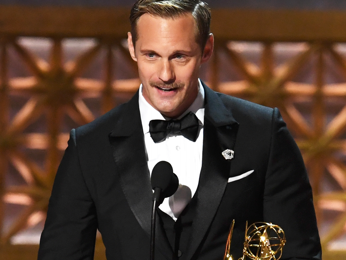 alexander skarsgård has a new mustache & twitter has some feelings