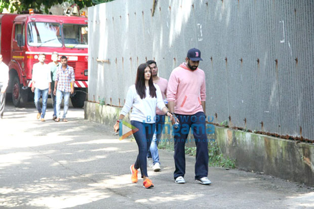 Aishwarya-Rai-Bachchan-and-Abhishek-Bachchan-rush-to-Bandra-after-fire-breaks-out-at-Le-Mer-building