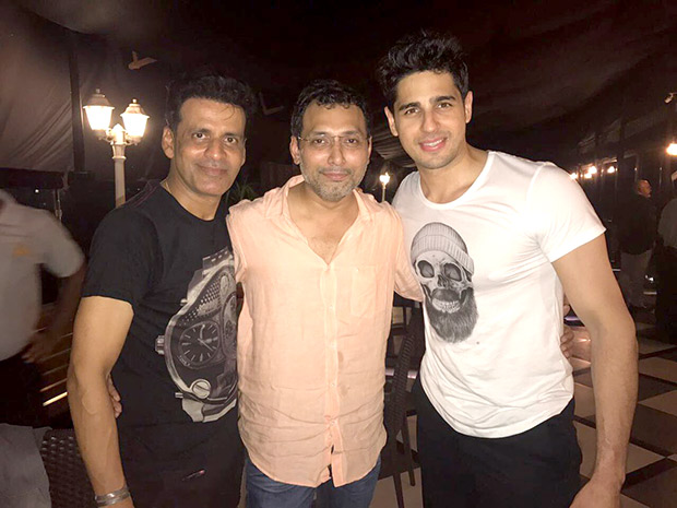 Check out Sidharth Malhotra and Manoj Bajpayee party hard at the Aiyaary wrap-up party (5)